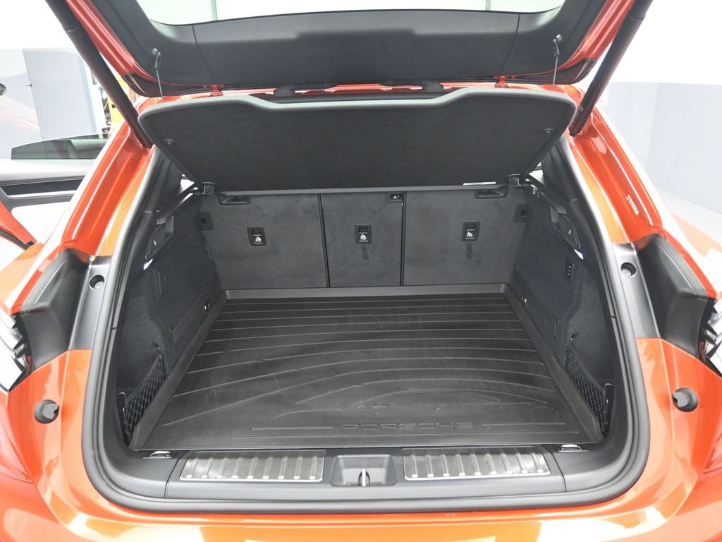 Used 2024 Porsche Macan 4 Electric AWD/4WD image 14