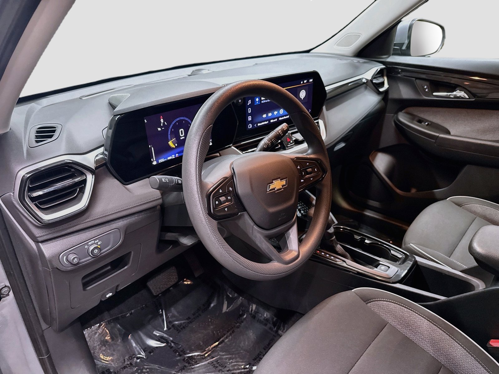 Used 2025 Chevrolet TrailBlazer LT AWD/4WD image 10
