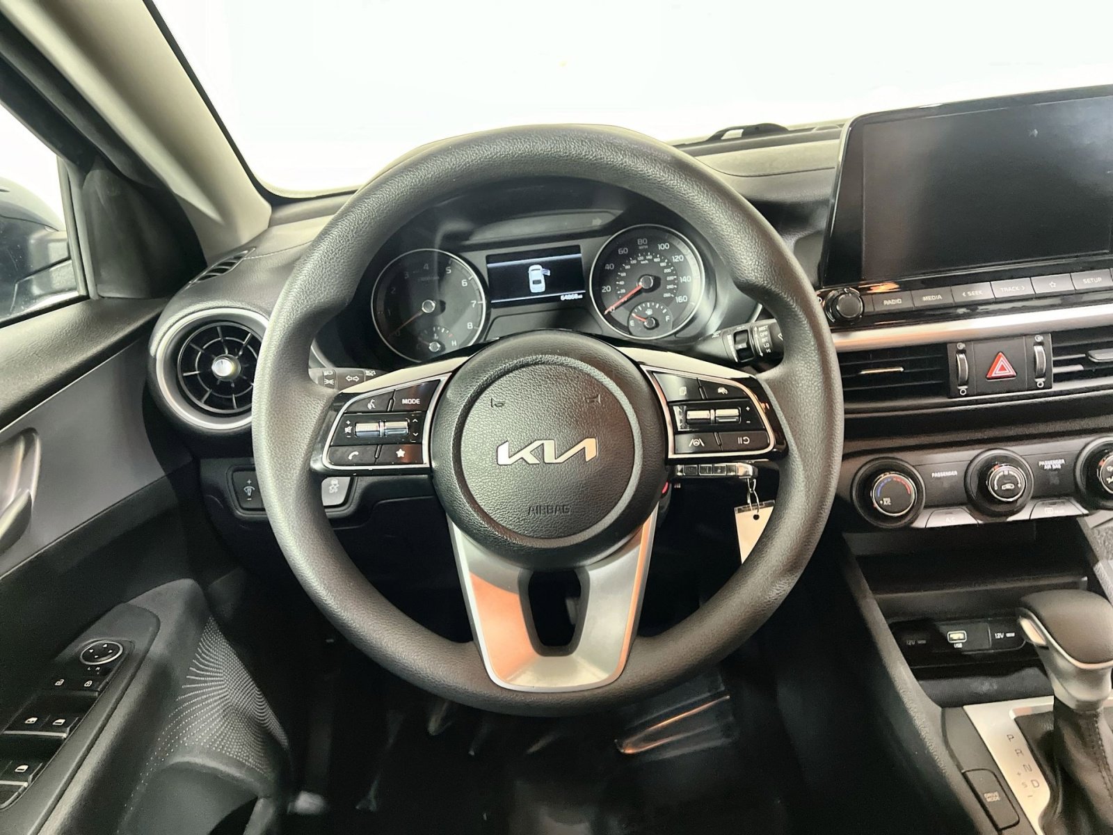 Used 2023 Kia Forte LXS w/ LXS Technology Package FWD image 24