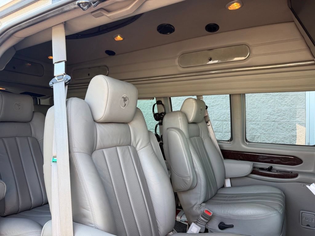 Used 2011 Chevrolet Express 3500 LT w/ LT Preferred Equipment Group RWD image 18