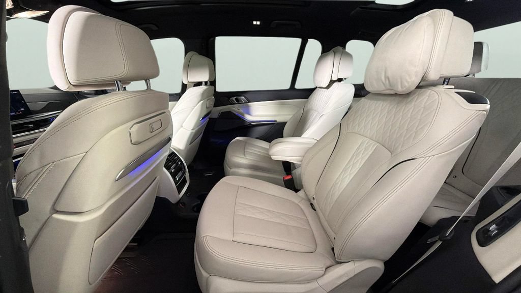 Used 2024 BMW X7 M60i w/ Executive Package AWD/4WD image 28