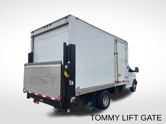 Used 2018 Chevrolet Express 3500 w/ Driver Convenience Package image 5