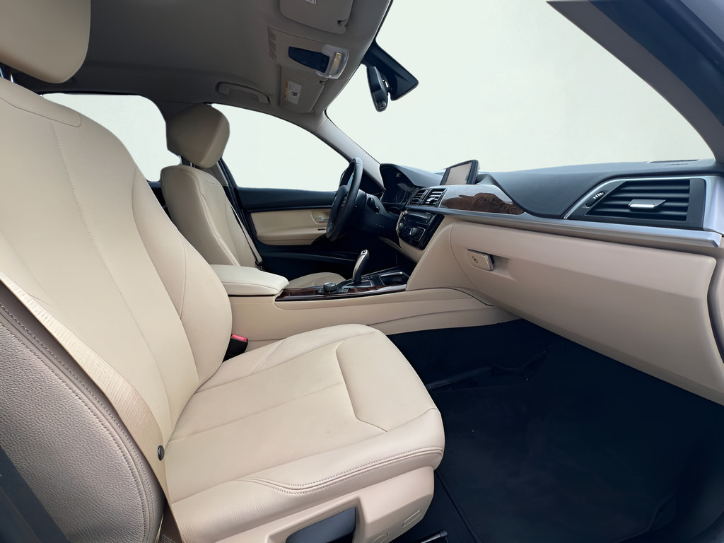 Used 2018 BMW 320i Sedan RWD image 27