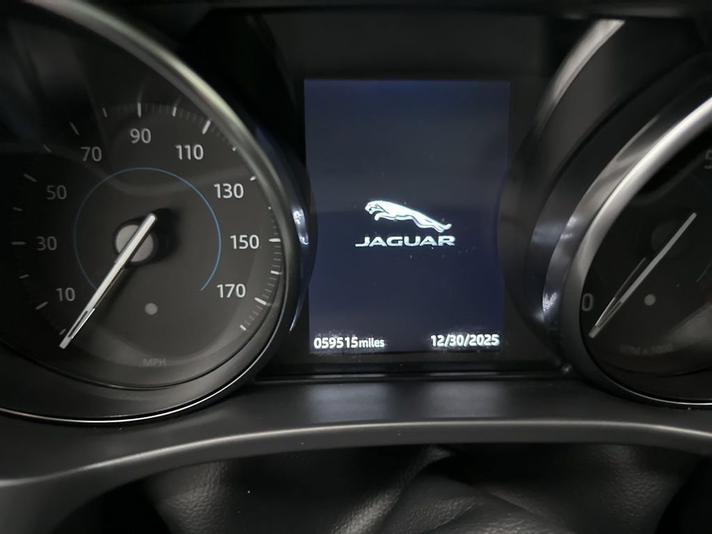 Used 2020 Jaguar F-PACE Premium image 12