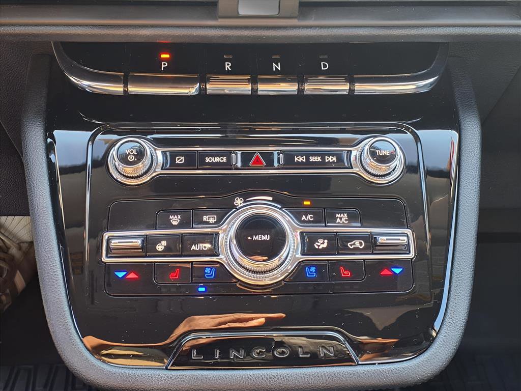 Certified 2022 Lincoln Corsair AWD w/ Equipment Group 101A image 9