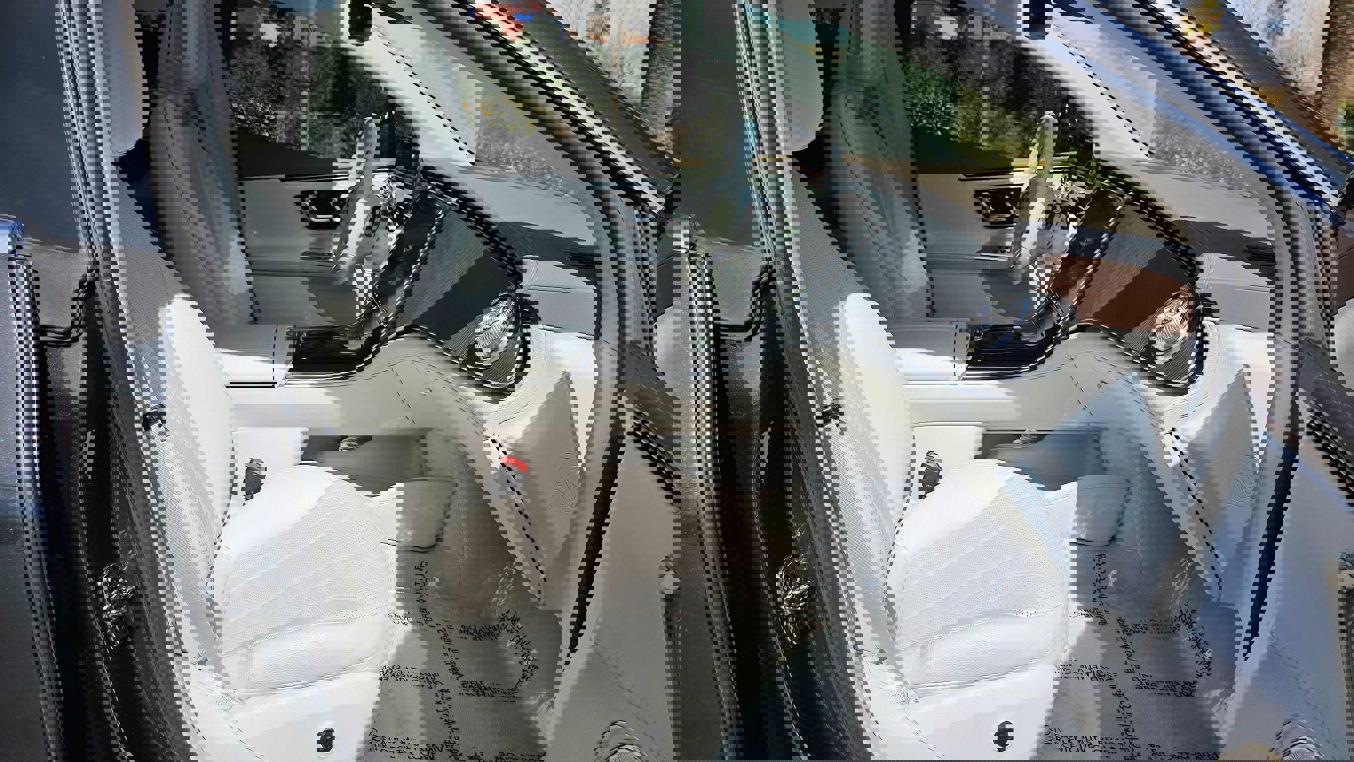 Used 2023 Mercedes-Benz EQE 500 4MATIC Sedan w/ Exclusive Trim Package image 35