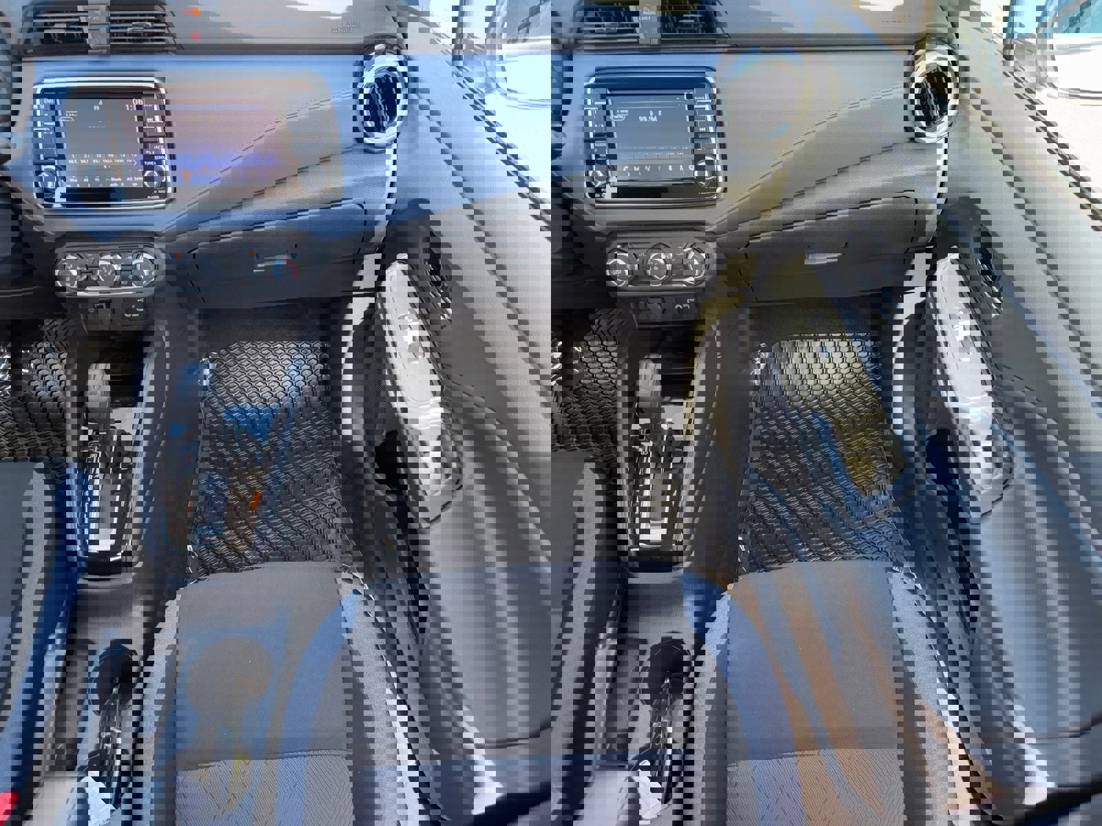 Certified 2025 Nissan Versa SV image 15