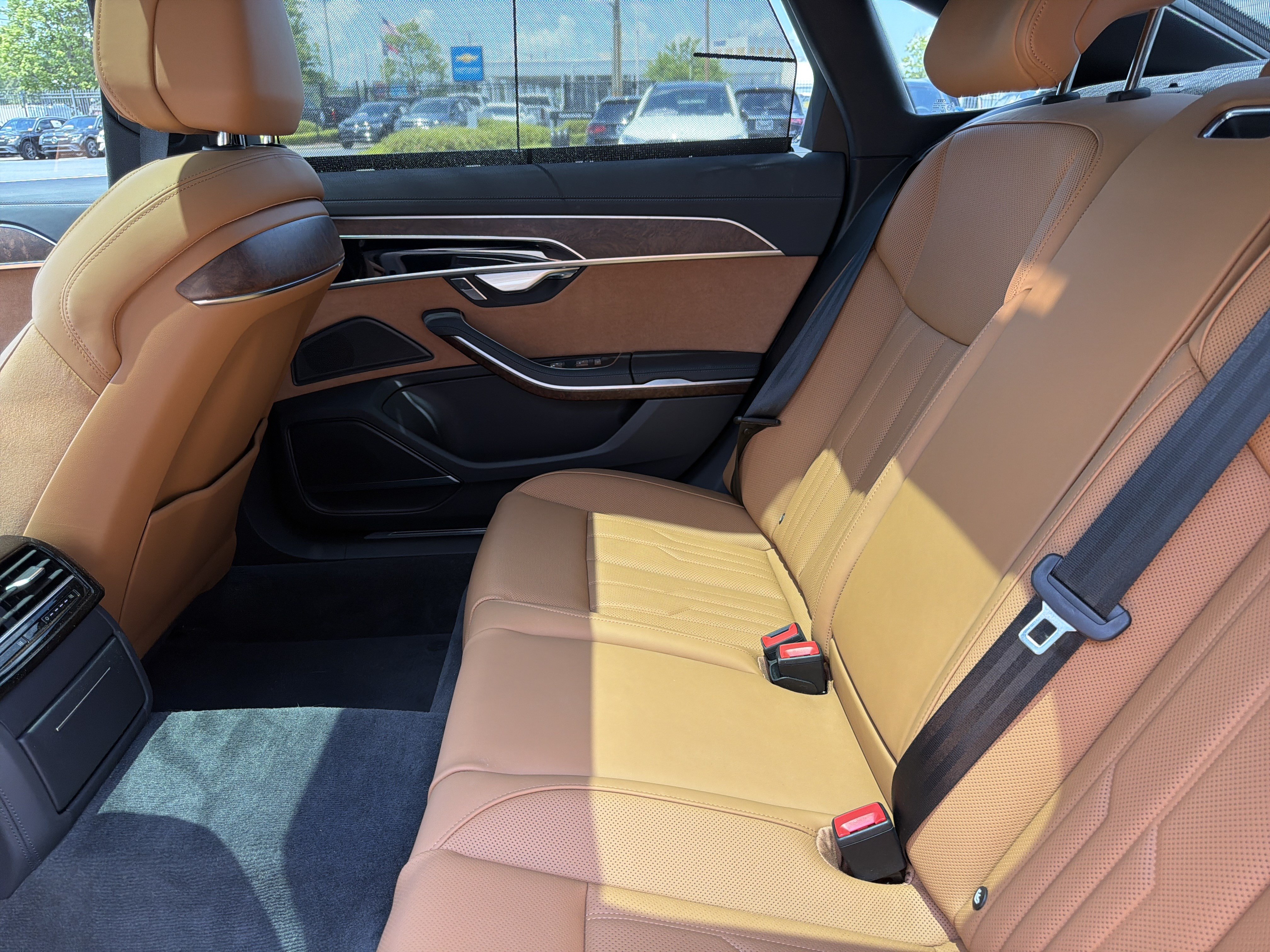Used 2025 Audi A8 L 3.0T w/ Executive Package AWD/4WD image 34