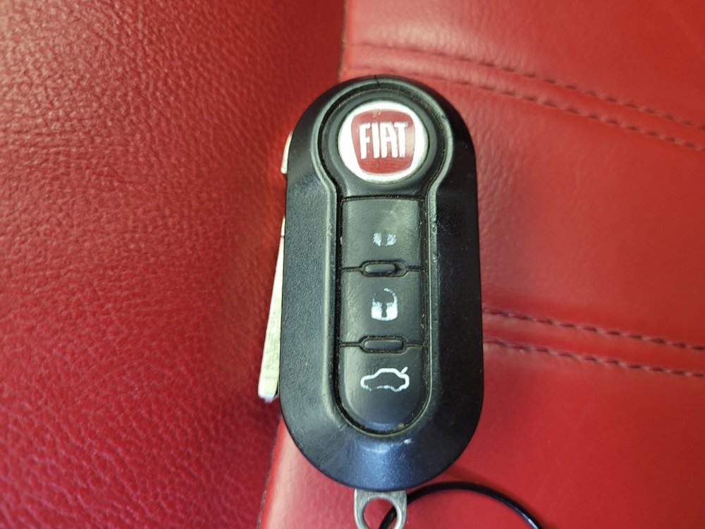 Used 2017 FIAT 500 Lounge FWD image 32