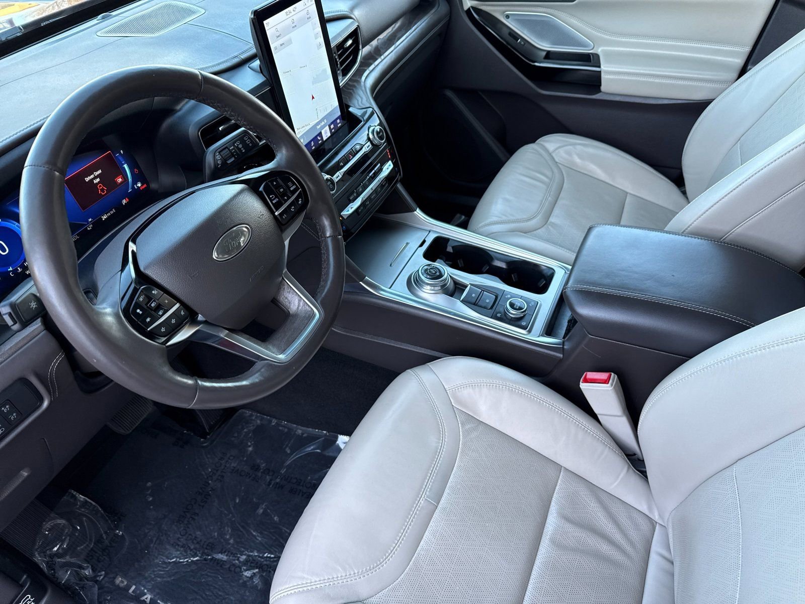 Used 2022 Ford Explorer Platinum w/ Equipment Group 601A image 11