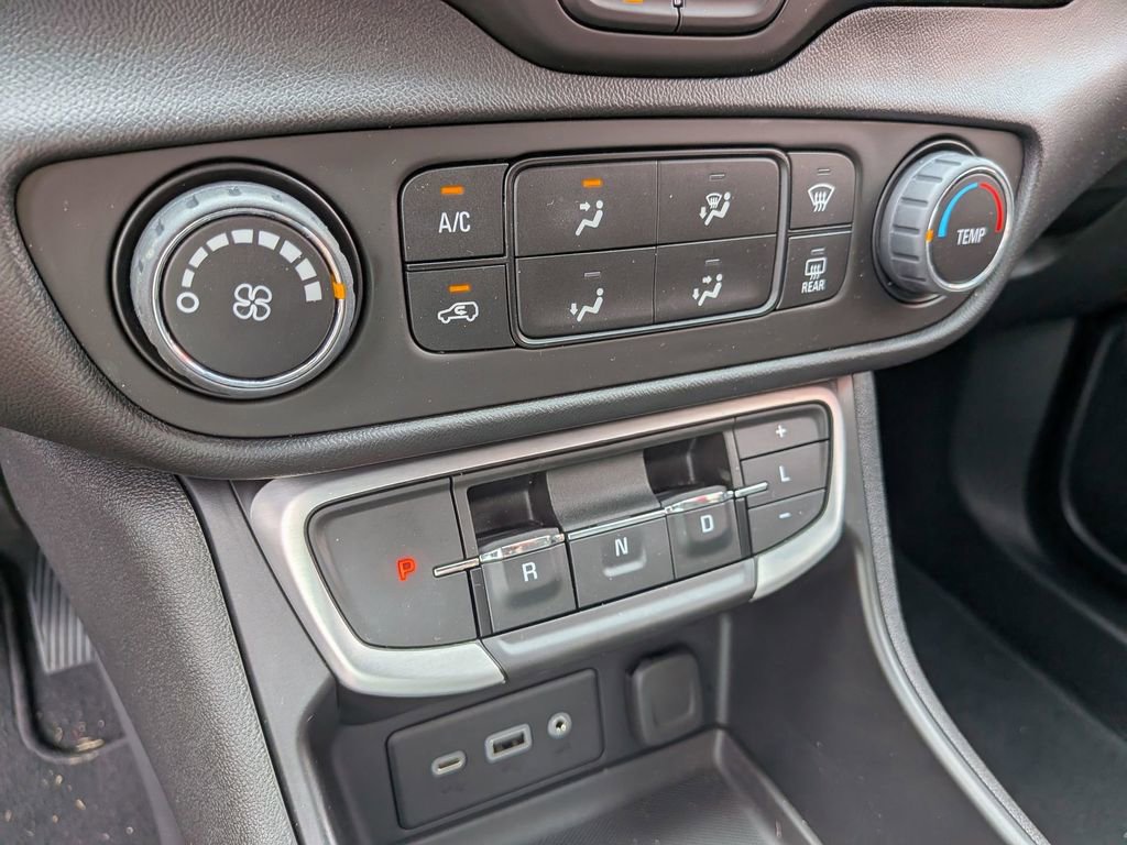 Certified 2023 GMC Terrain SLE w/ Elevation Edition FWD image 17