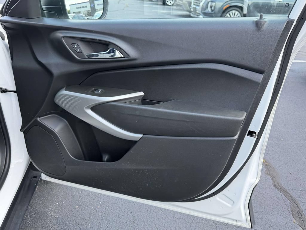 Used 2024 Chevrolet Trax LS FWD image 8