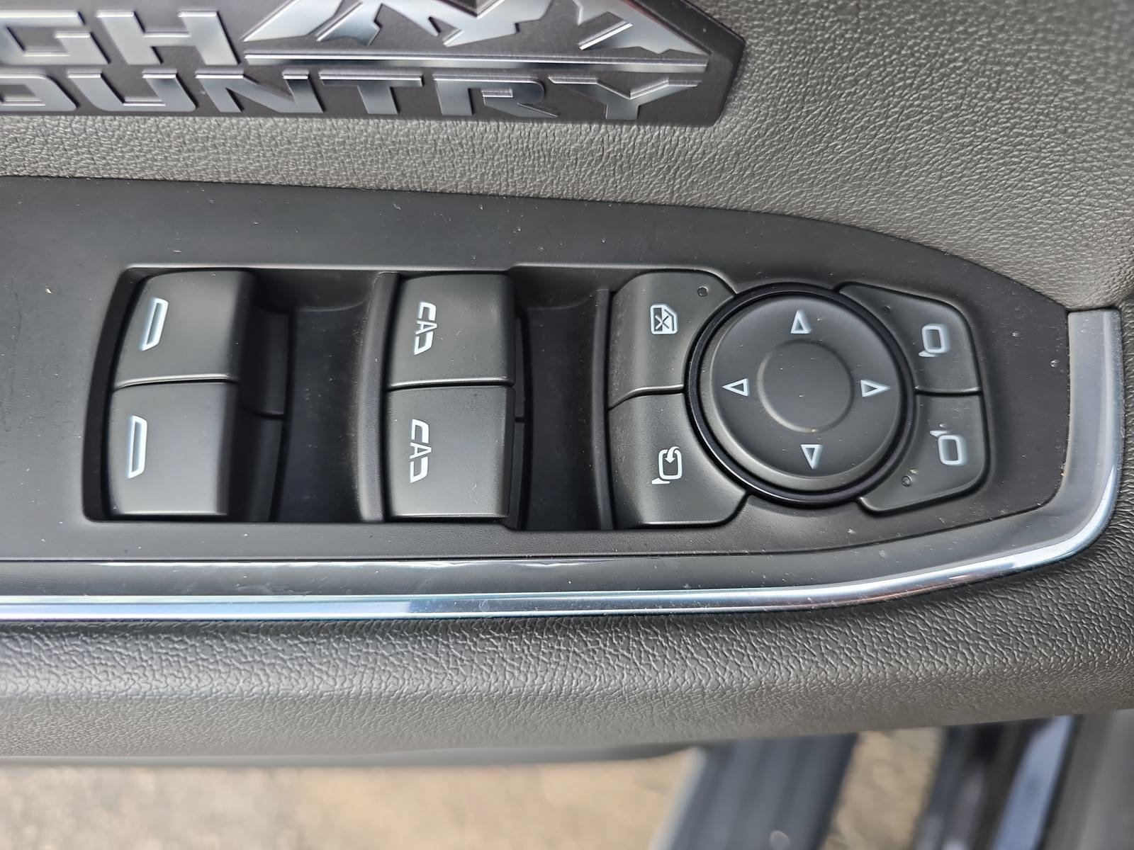 Used 2023 Chevrolet Silverado 1500 High Country w/ High Country Premium Package AWD/4WD image 27