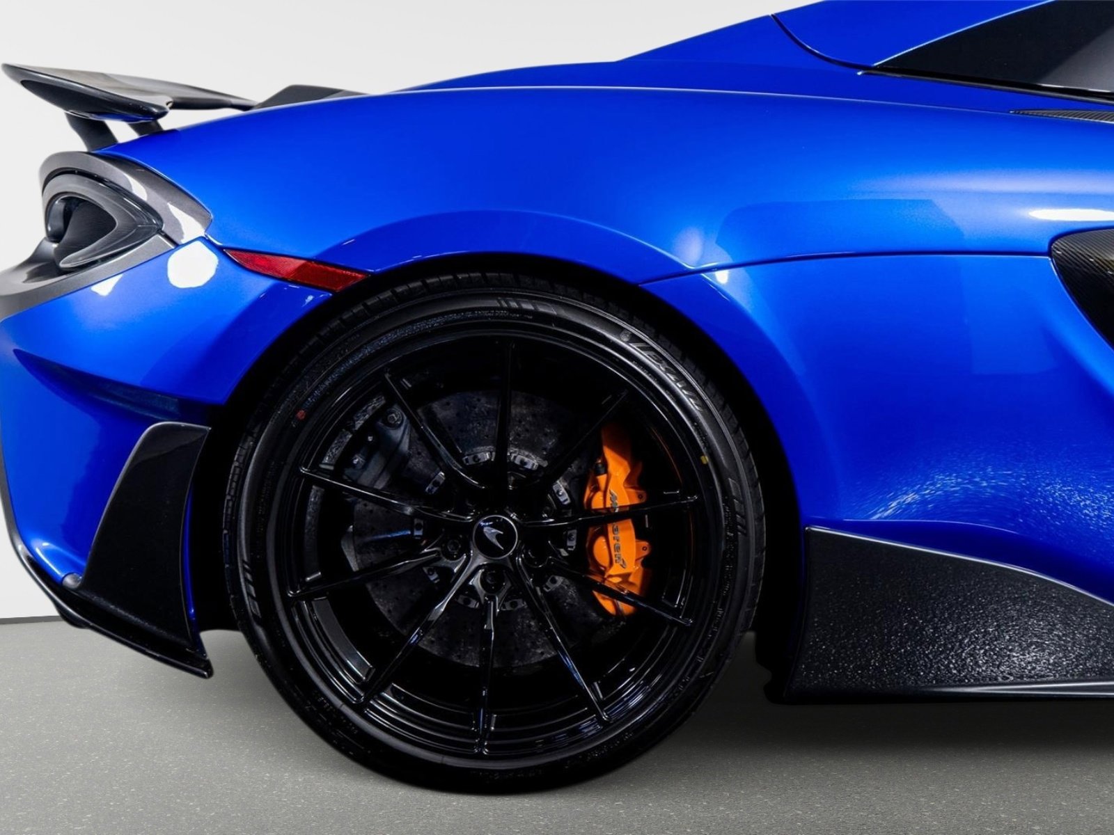 Used 2020 McLaren 600LT Spider RWD image 8