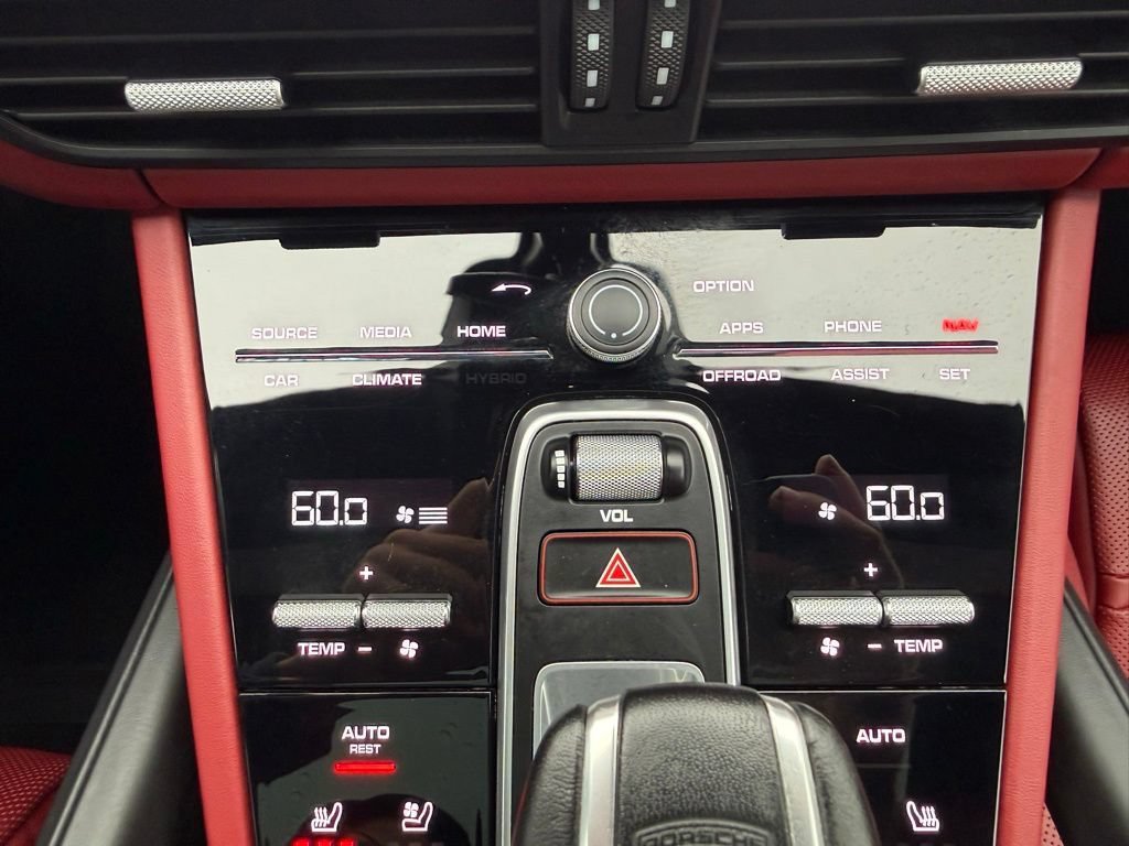 Used 2022 Porsche Cayenne Turbo AWD/4WD image 19