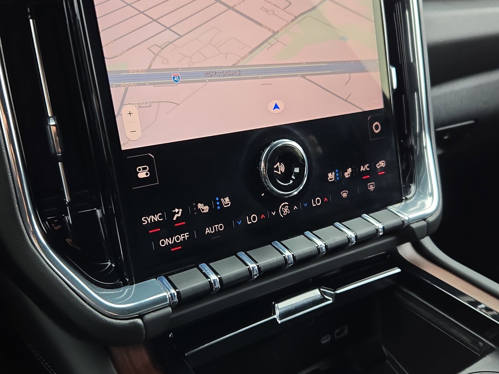 Used 2025 GMC Yukon XL Denali AWD/4WD image 26