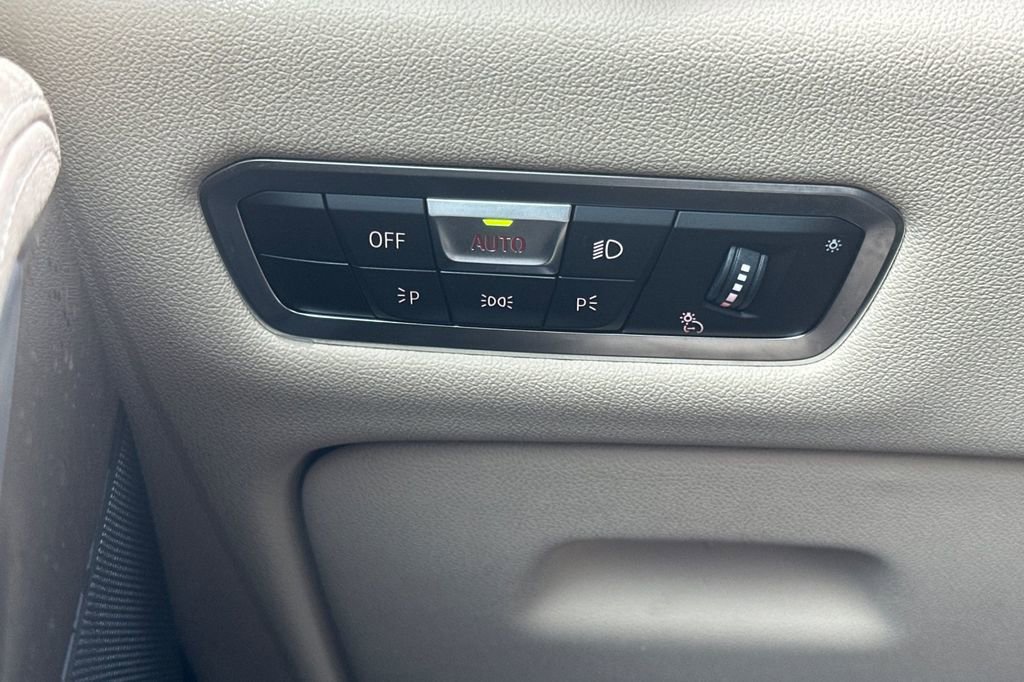 Used 2022 BMW X5 sDrive40i w/ Climate Comfort Package image 26