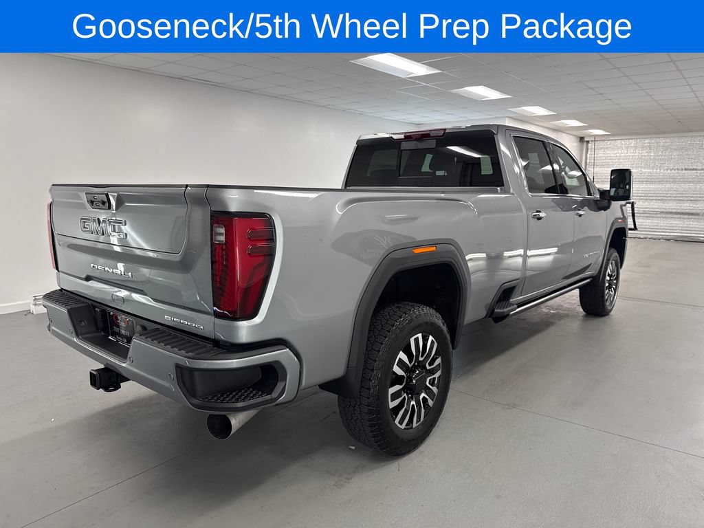Used 2025 GMC Sierra 3500 Denali Ultimate AWD/4WD image 5