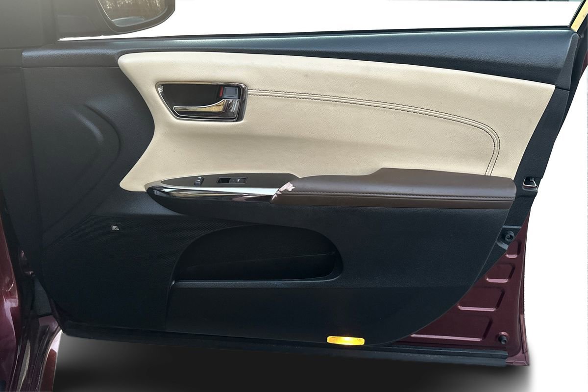 Used 2015 Toyota Avalon Limited image 23