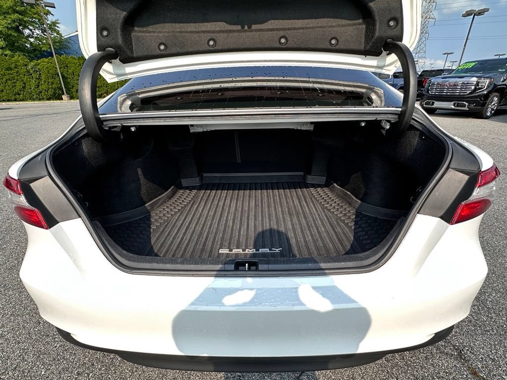 Used 2019 Toyota Camry LE FWD image 38