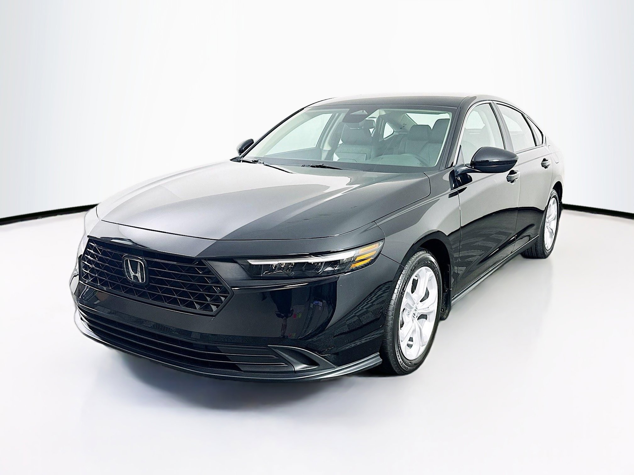 Used 2025 Honda Accord LX image 3