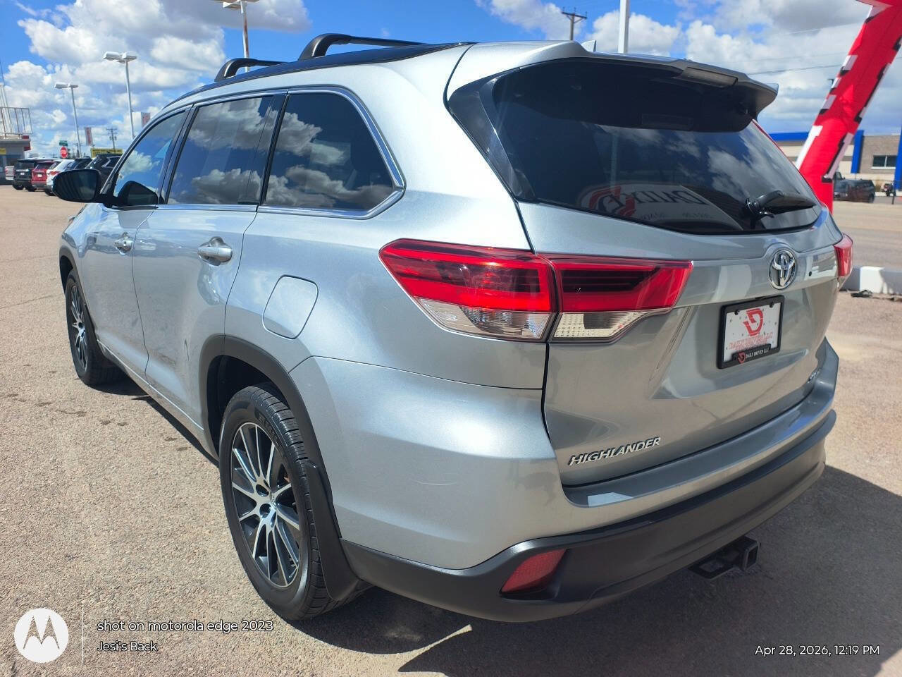 Used 2018 Toyota Highlander SE w/ Carpet Mat Package (TMS) AWD/4WD image 8