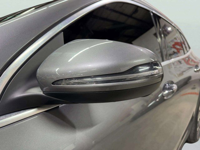 Used 2021 Mercedes-Benz GLA 250 4MATIC w/ Premium Package image 11