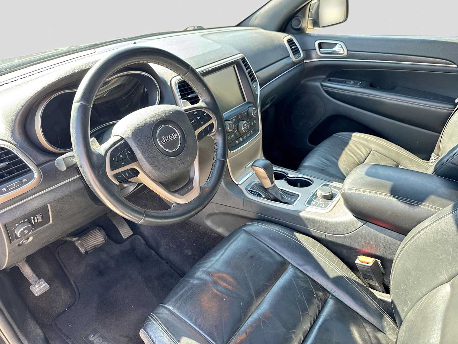 Used 2017 Jeep Grand Cherokee Limited AWD/4WD image 2