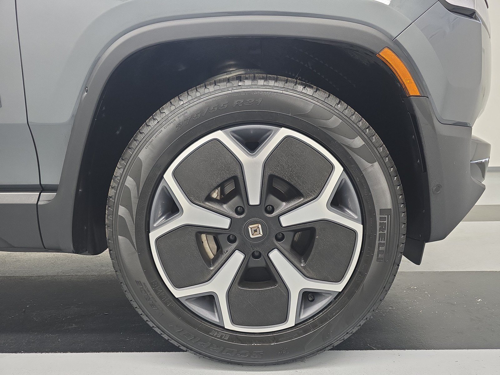 Used 2024 Rivian R1S Adventure AWD/4WD image 11