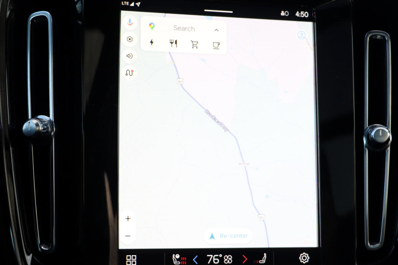 Used 2022 Volvo XC40 P8 Recharge Plus image 20