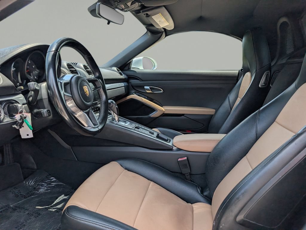 Used 2018 Porsche 718 Boxster RWD image 13