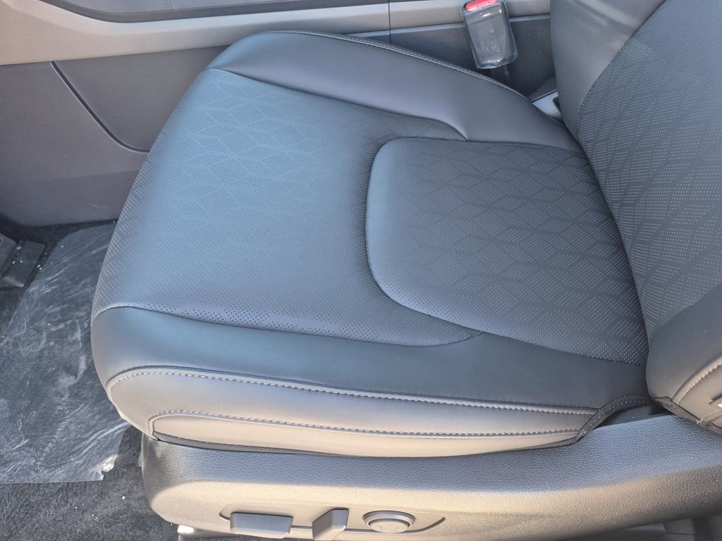 New 2026 Kia Carnival EX image 11