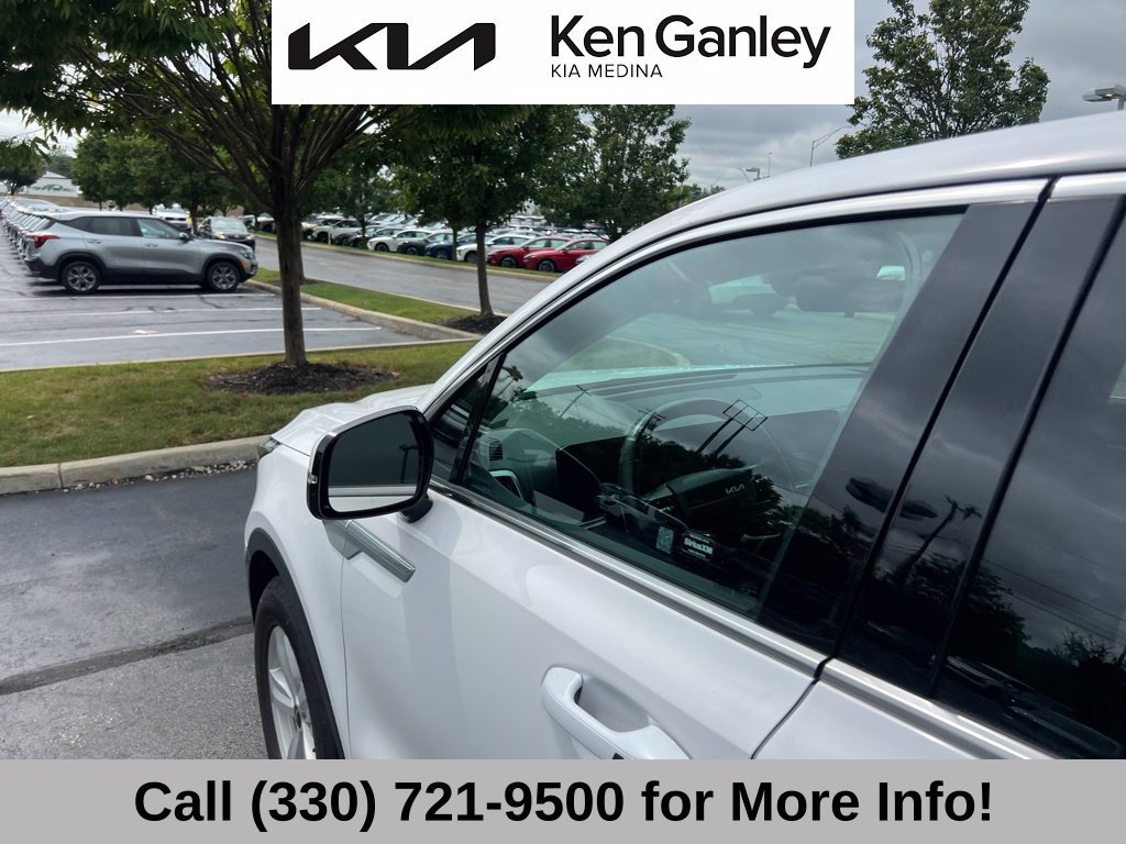 Certified 2026 Kia Sorento LX FWD image 23