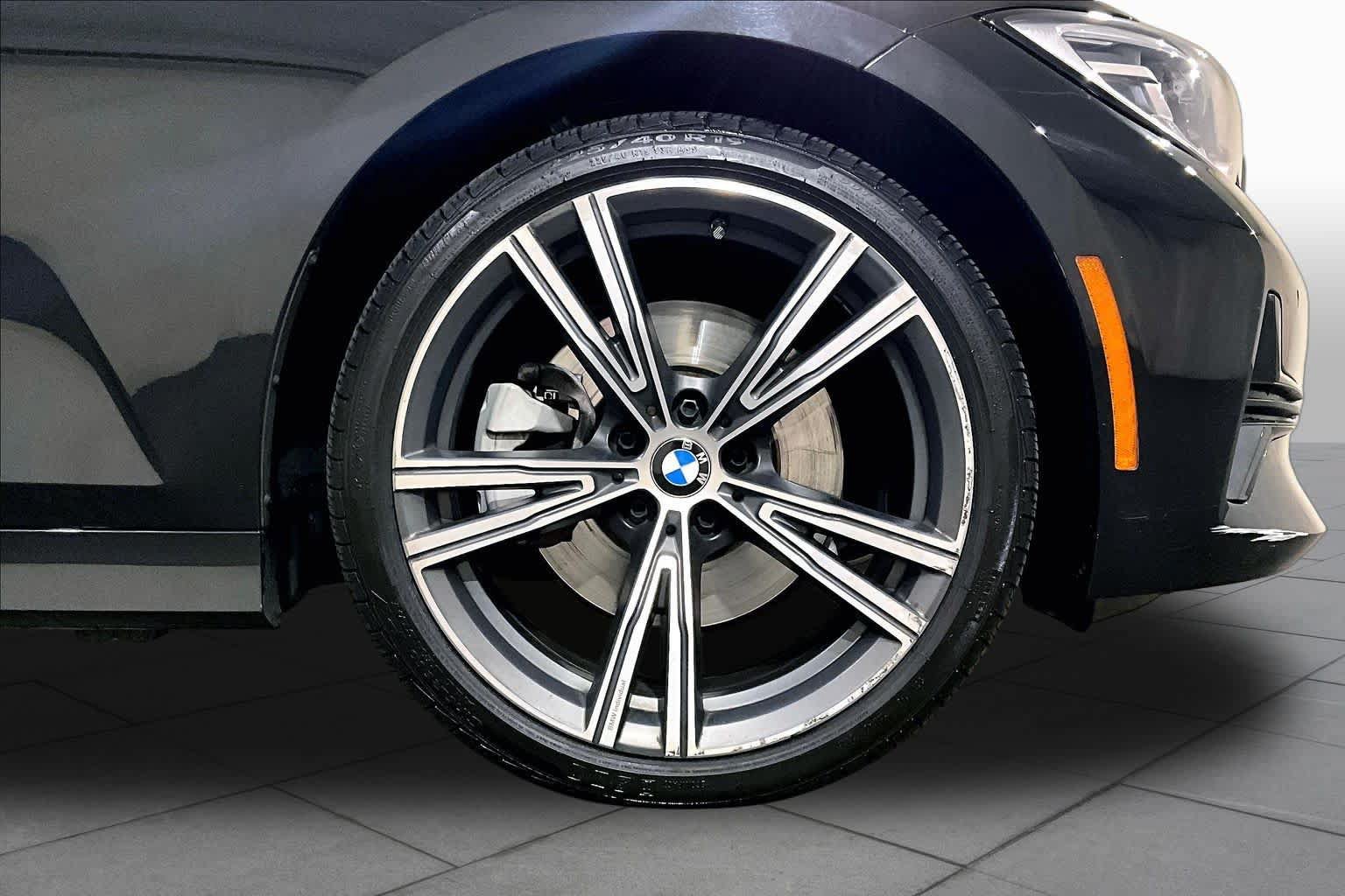 Used 2022 BMW 330i xDrive Sedan w/ Premium Package 2 AWD/4WD image 10