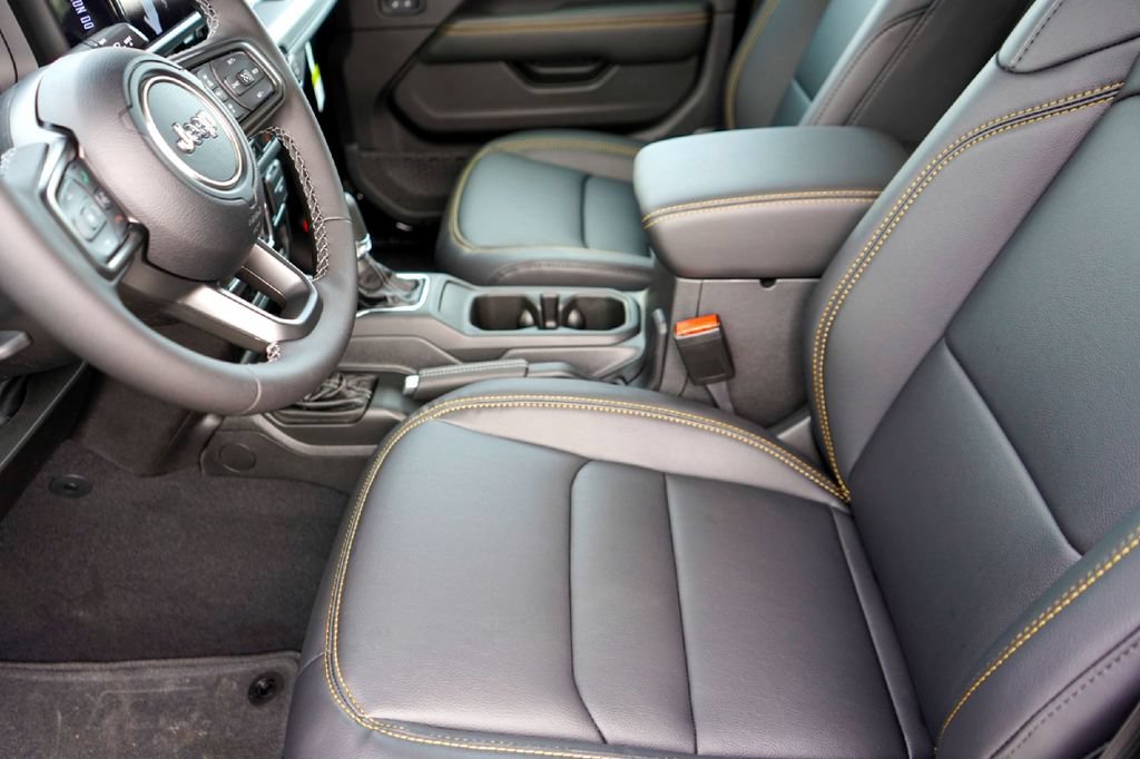 New 2026 Jeep Gladiator Sport AWD/4WD image 10
