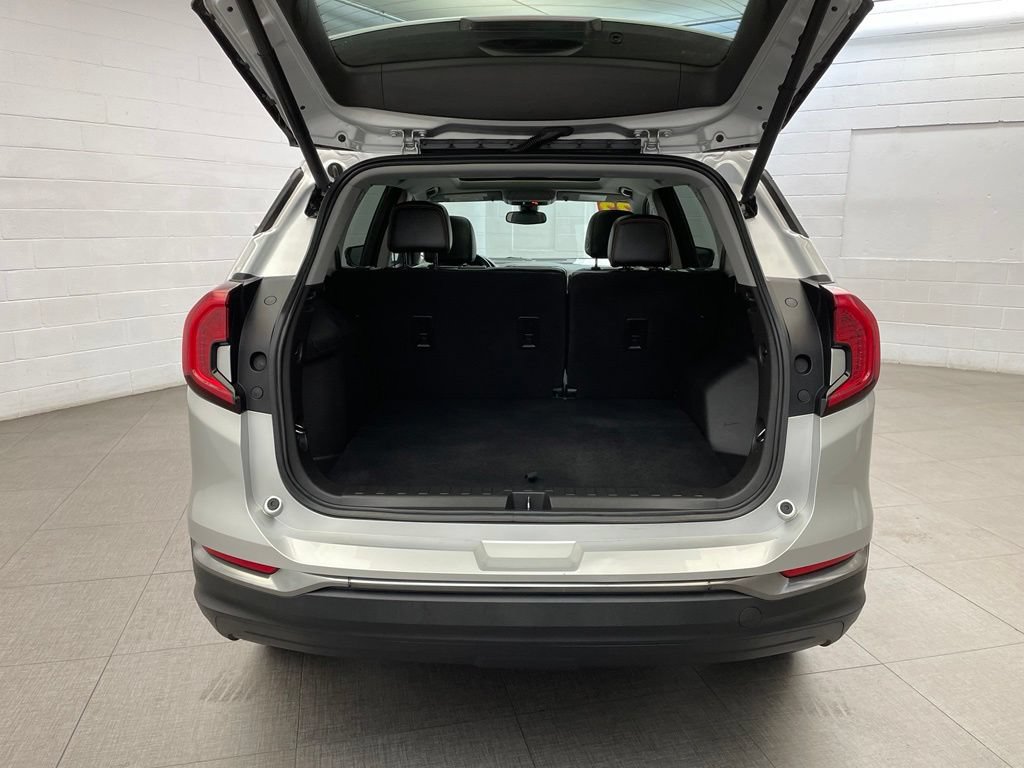 Used 2022 GMC Terrain AT4 w/ LPO, Cargo Package AWD/4WD image 24