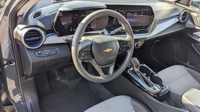 Used 2025 Chevrolet Trax LT image 10