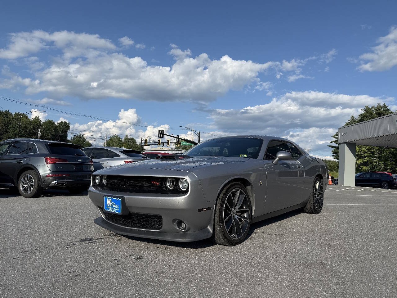Used 2017 Dodge Challenger R/T Scat Pack RWD image 2