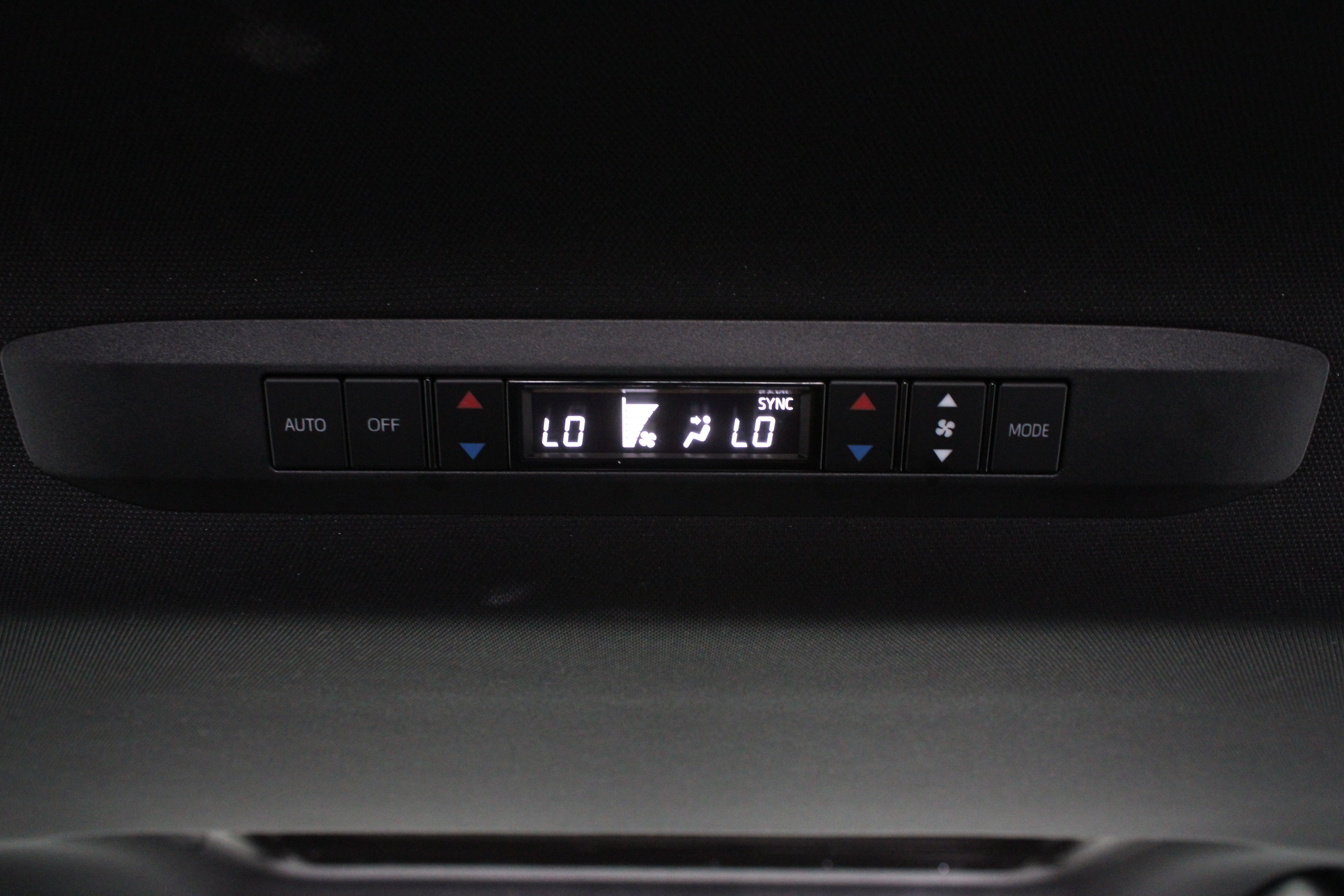 Certified 2025 Toyota Sienna XLE Woodland Edition AWD/4WD image 30