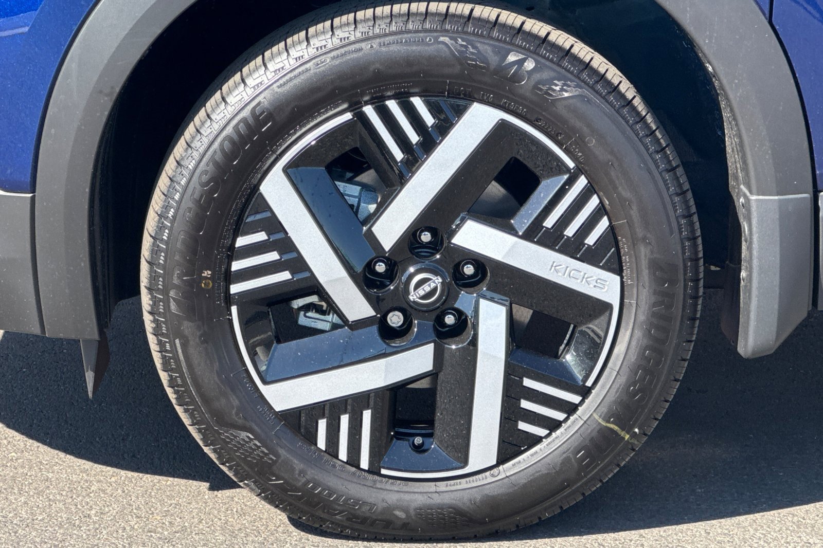 New 2026 Nissan Kicks SV image 31