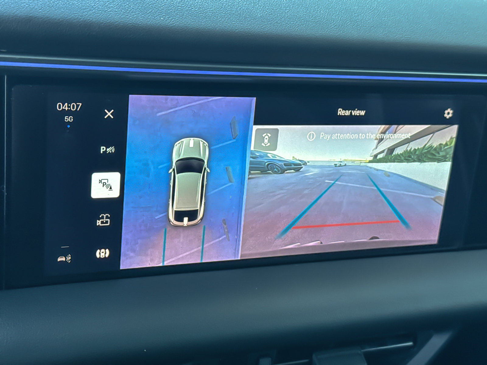 Used 2025 Porsche Macan Electric RWD image 19