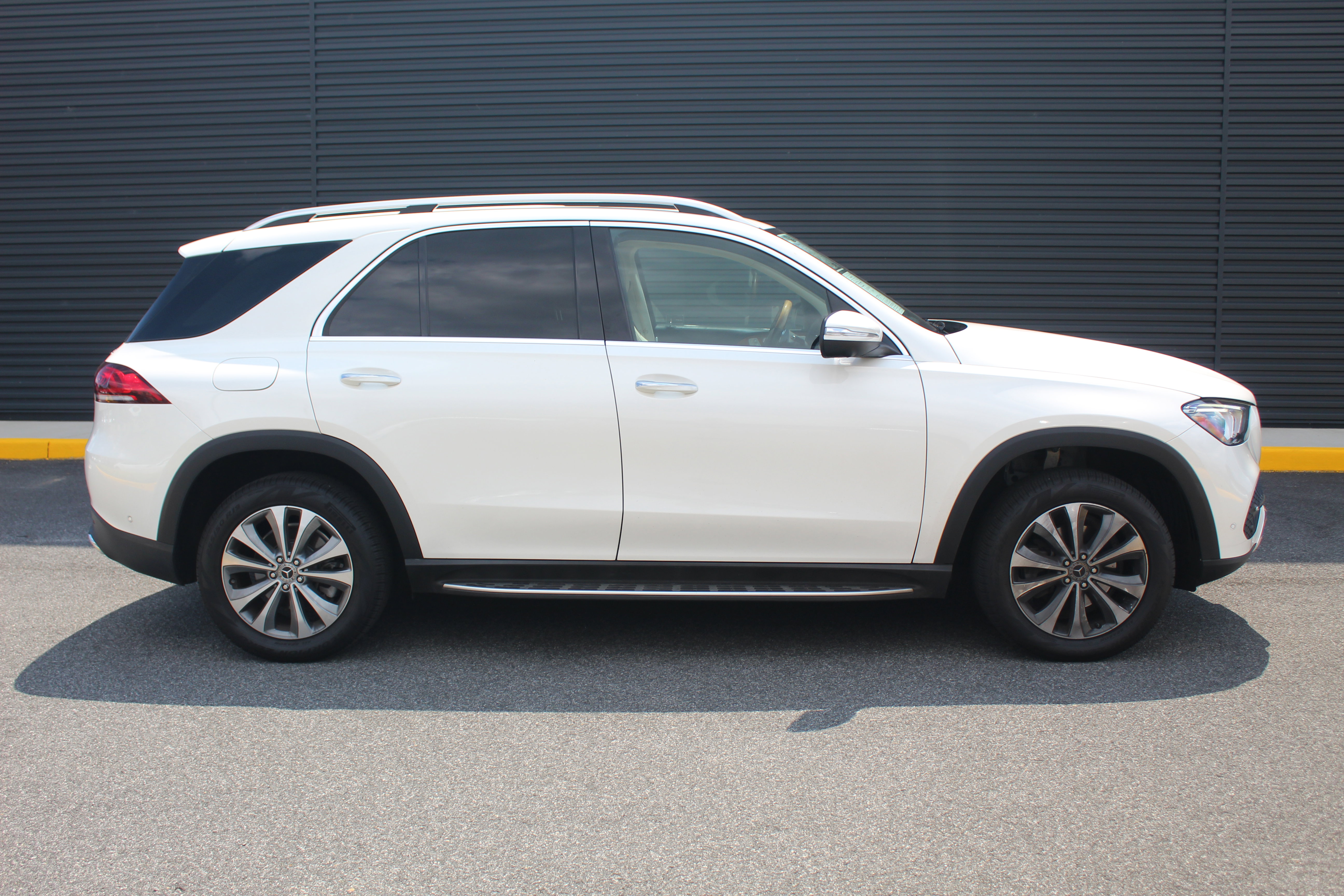 Used 2020 Mercedes-Benz GLE 350 4MATIC image 9