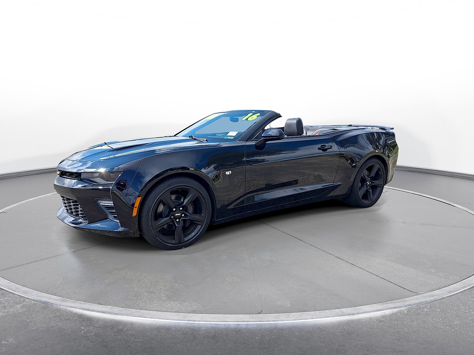 Used 2016 Chevrolet Camaro SS RWD image 4