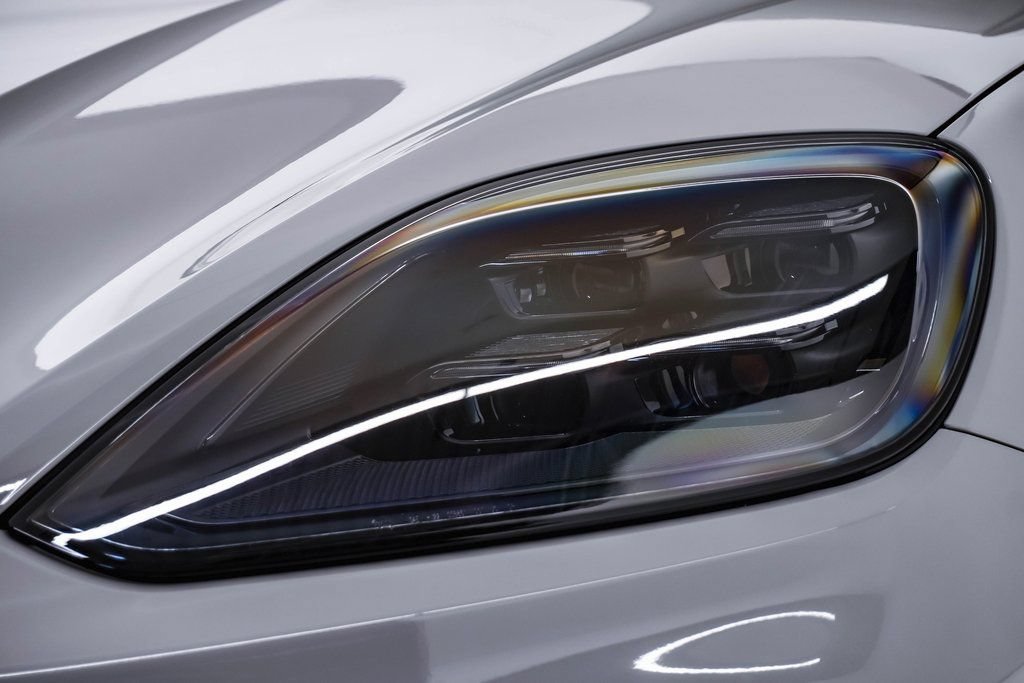 New 2025 Porsche Cayenne Turbo AWD/4WD image 7