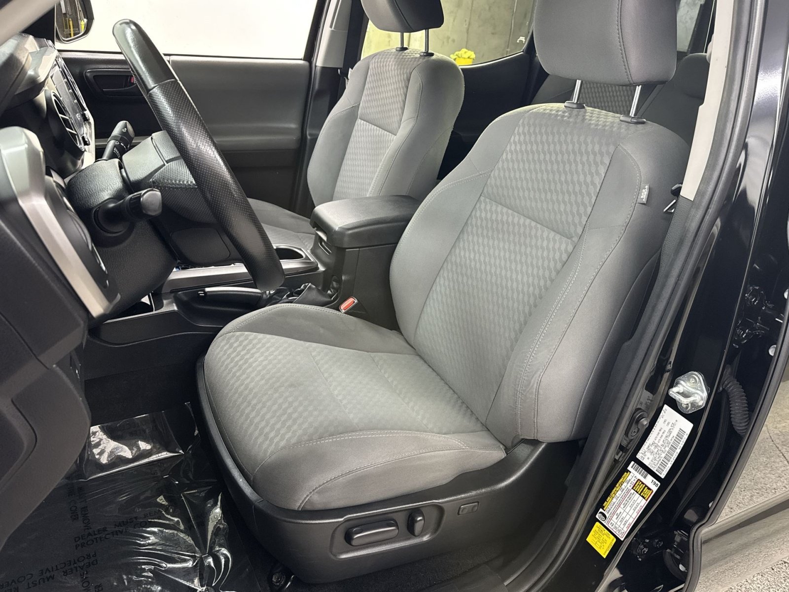 Used 2022 Toyota Tacoma SR5 AWD/4WD image 14