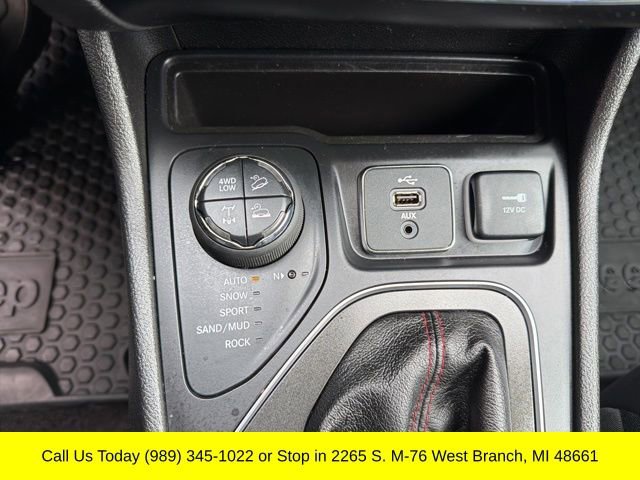 Used 2019 Jeep Cherokee Trailhawk image 19