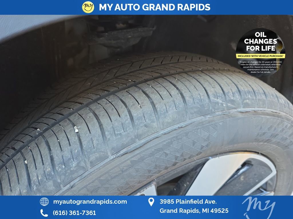 Used 2024 Volkswagen Atlas Cross Sport SE image 32