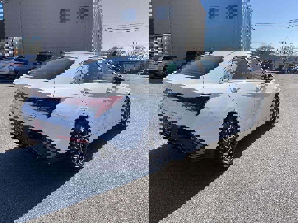 New 2026 Hyundai Elantra Limited image 25