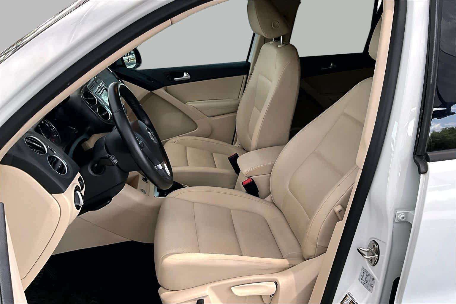 Used 2017 Volkswagen Tiguan S AWD/4WD image 8