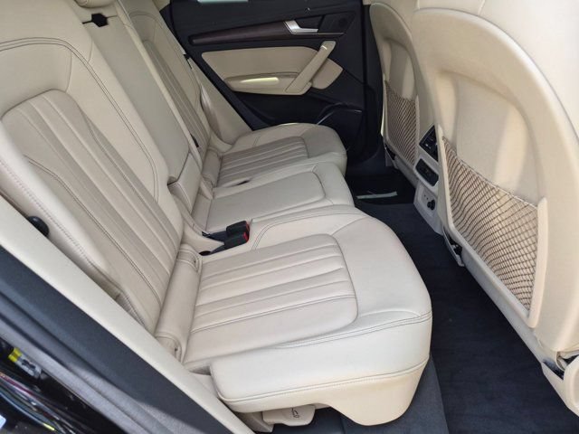 Used 2023 Audi Q5 2.0T Premium w/ Convenience Package AWD/4WD image 18